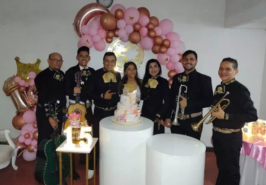Mariachi Los Dorados de Crisja
